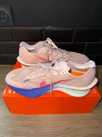Używany Nike Vaporfly 4 bike — zdjęcie 4 z 7