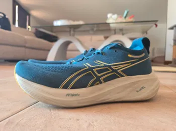 Asics Gel Nimbus 26 bike d'occasion — image 3 sur 4