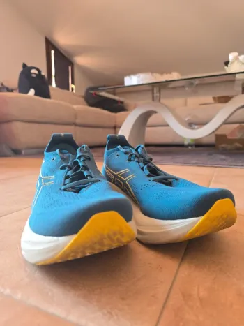 Asics Gel Nimbus 26 bike d'occasion — image 2 sur 4