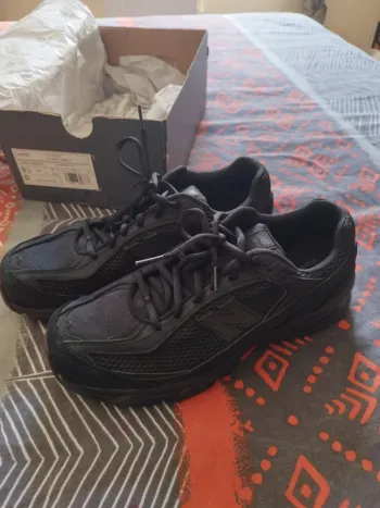 Gebrauchtes New Balance chaussures noires bike
