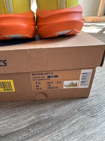 Używany Asics Novablast 5 bike — zdjęcie 5 z 5