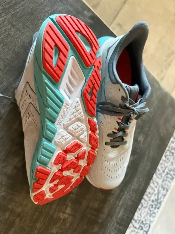 Ideal Hoka Laufschuhe bike d'occasion — image 7 sur 7