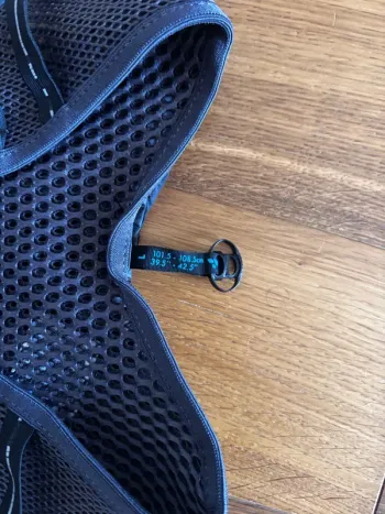 Used Salomon Adv Skin 4L bike — image 3 of 3
