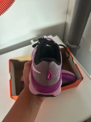 Käytetty Nike Vomero 17 bike — kuva 5 / 8