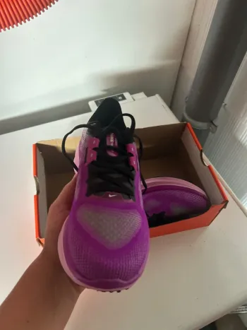 Käytetty Nike Vomero 17 bike — kuva 4 / 8