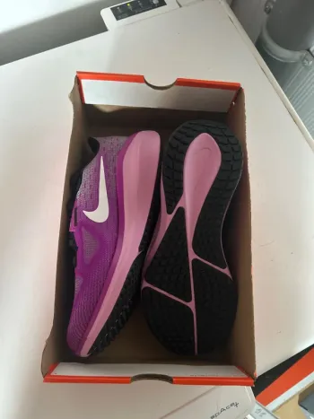 Käytetty Nike Vomero 17 bike — kuva 6 / 8