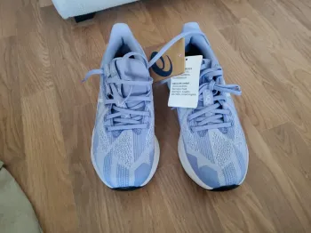 Używany Ideal Asics Running Shoes Size 38 bike — zdjęcie 2 z 5