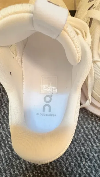 On Running Cloudsurfer bike usato — immagine 5 di 9