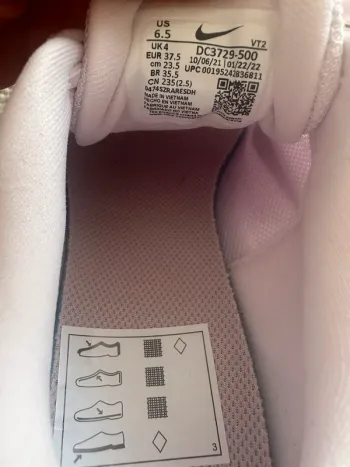 Used Nike Running Shoes bike — image 3 of 4