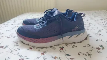 Used Hoka Running Shoes bike — image 2 of 5