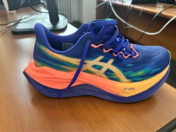 Używany Asics Superblast 3 bike — zdjęcie 4 z 5