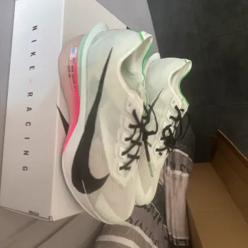 Gebrauchtes Lauf ZoomX Vaporfly Next% 4 bike — Bild 3 von 8
