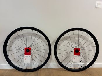 Gebrauchtes Bontrager Aeolus Elite 35V TLR Wheelset 2026 bike