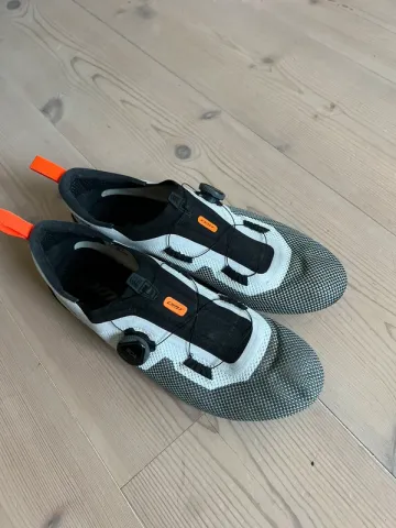 Used Orange KT4 Cycling Shoes