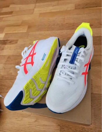 Używany Asics Gel Kayano 32 bike — zdjęcie 2 z 7