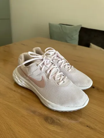 Brugt Nike Revolution 6 bike — billede 1 af 5