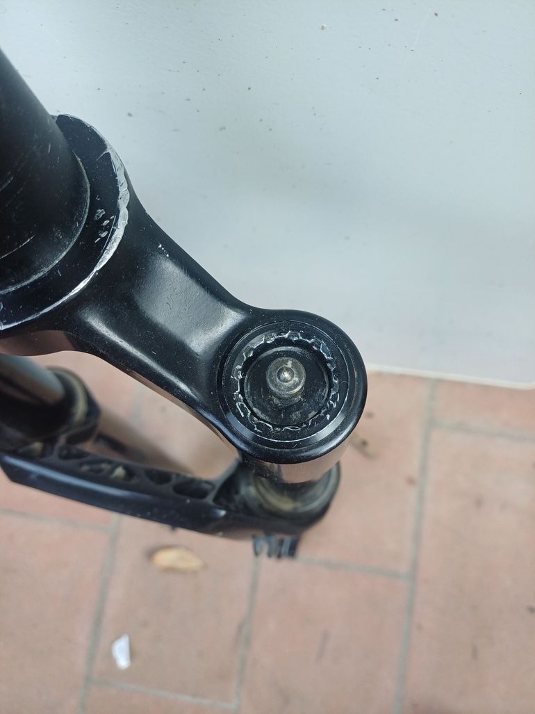 Brugt RockShox SID Ultimate SL 32 2P 2024 bike — billede 6 af 10