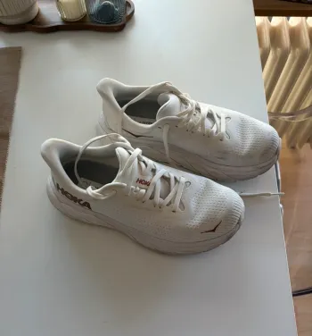 Hoka Laufschuhe bike usato