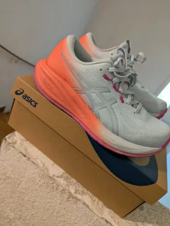 Używany Asics Gel Cumulus 28 bike