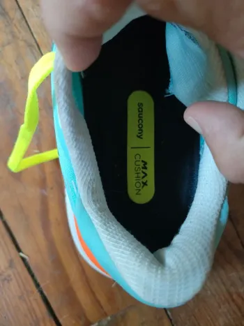 Used Saucony Guide 19 bike — image 7 of 13