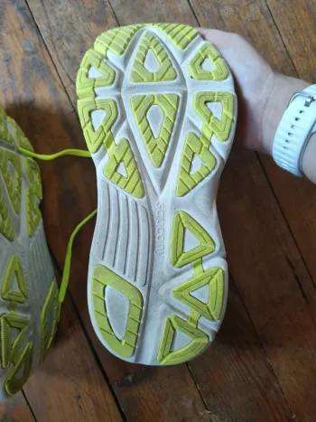 Used Saucony Guide 19 bike — image 11 of 13