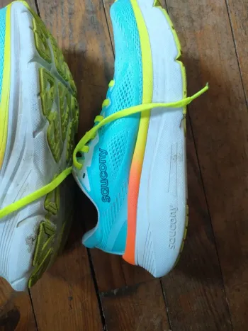 Used Saucony Guide 19 bike — image 10 of 13