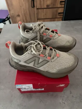 Used New Balance Trailrunning Shoes bike — image 4 of 6