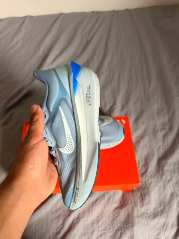 Used Nike Zoom Fly 6 bike — image 3 of 6