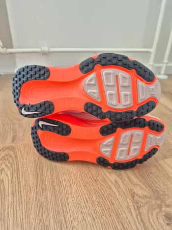 Used Nike Vomero 18 bike — image 6 of 7