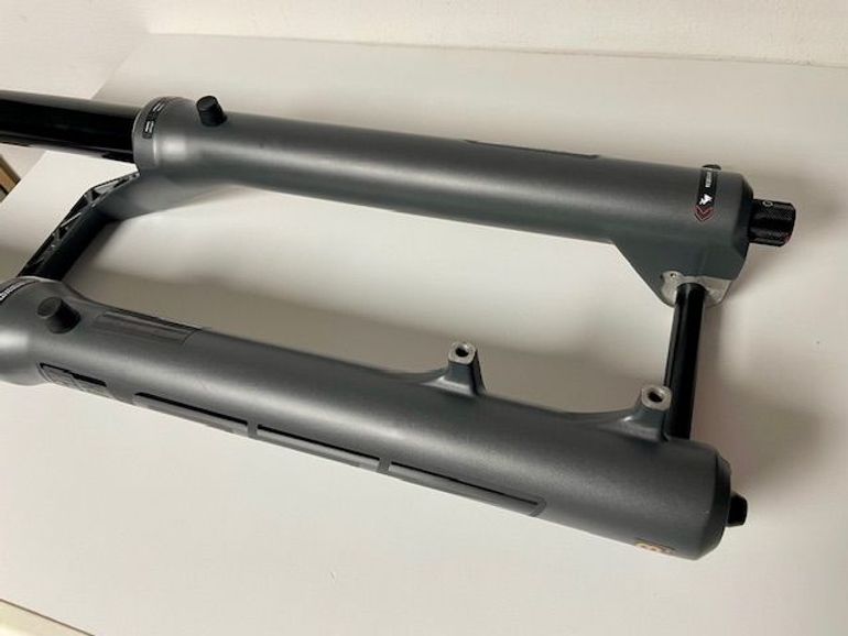 Brugt RockShox ZEB Ultimate 2025 bike — billede 3 af 10