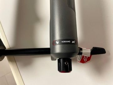 Brugt RockShox ZEB Ultimate 2025 bike — billede 5 af 10
