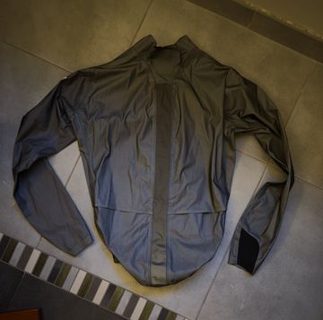 Brugt Assos Equipe RS Schlosshund Rain Jacket EVO 2025 bike — billede 3 af 3