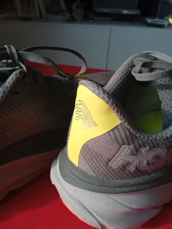 Hoka Clifton 9 GTK bike de segunda mano — imagen 2 de 14