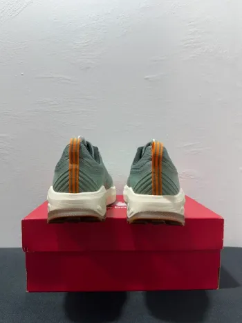 Używany New Balance Fresh Foam X Garoé V2 bike — zdjęcie 4 z 8