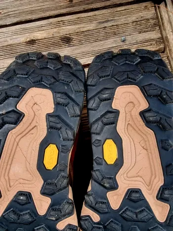 Käytetty New Balance Hierro V9 bike — kuva 6 / 10