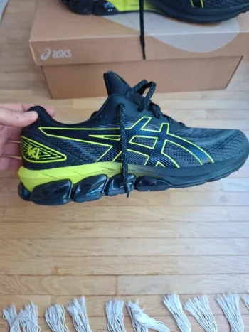 Asics Gel-Quantum 180 VII bike usato — immagine 3 di 9