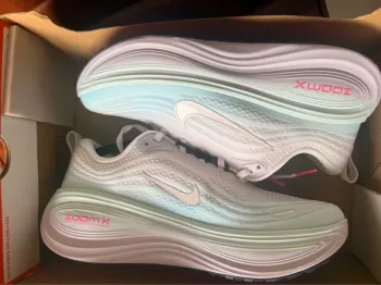 Used Nike Vomero 18 bike — image 6 of 7