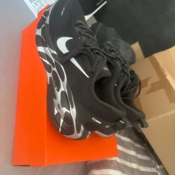 Used Nike Vomero 18 bike — image 8 of 9