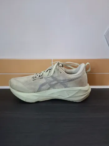 Asics Novablast 5 bike usato — immagine 8 di 13
