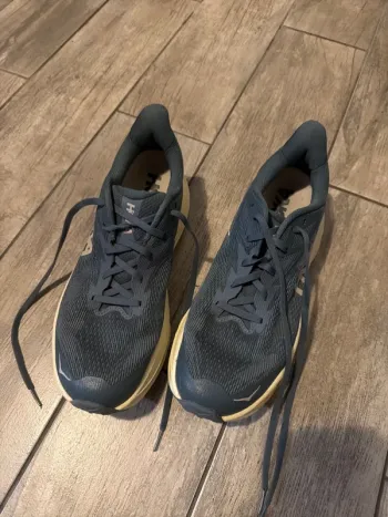 Hoka Challenger 8 bike d'occasion