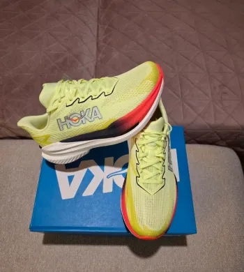 Hoka sneakers bike usato