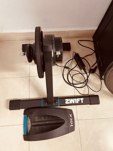 Zwift trainer bike de segunda mano — imagen 3 de 4