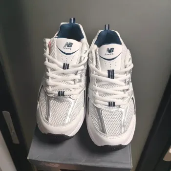 Brugt White and blue running shoes bike — billede 3 af 7