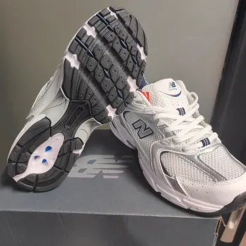 Brugt White and blue running shoes bike — billede 7 af 7
