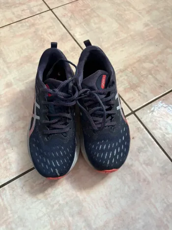 Asics Novablast bike usato — immagine 2 di 5