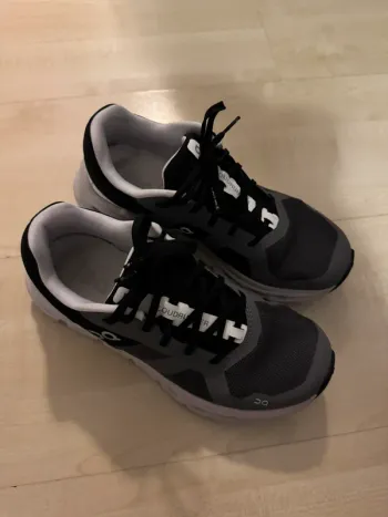 Tweedehands On Running Cloudrunner bike — afbeelding 2 van 5