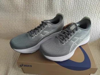 Asics Gel Kayano 32 bike usato — immagine 3 di 5