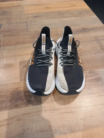 Used Hoka Carbon X3 bike — image 2 of 8