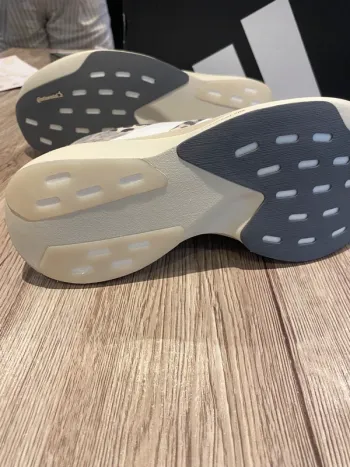 Used Adidas Adizero evo sl bike — image 9 of 12