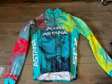 Tweedehands Biemme giacca XDS-Astana Cycling Clothing